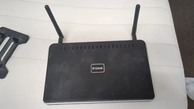 D-Link DIR-615-CS 300 Mbps 1-Port 10/100 Wireless N Router - Image 1 of 4