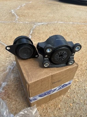 2013 Honda Accord Brand New Passenger Side And Front Motor Mount. - Image 1 of 4