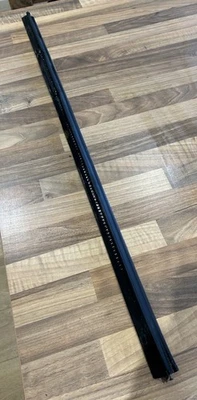 PORSCHE 924 944 PASSENGER LEFT N/S OUTER WINDOW SEAL STRIP 477837469A USED - image 1 of 4