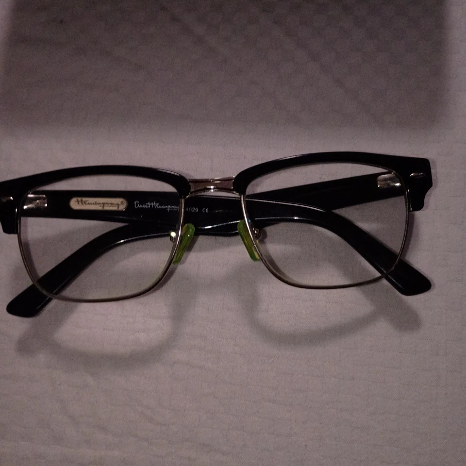 Armação de óculos Ernest Hemingway 4629 MATT BLK/GUN 51-17-140 preto/arma 9104 - Imagem 1 de 4