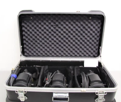 Kit de luces LTM 3 650W luces de pimienta con puertas de granero, soportes de luz y estuche de viaje Foto 1 de 4