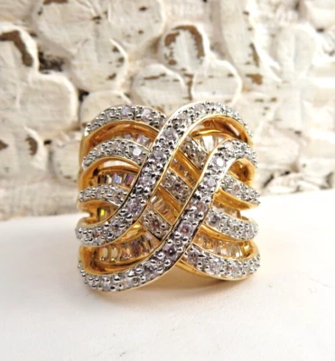 ELEGANTE ANILLO VICTORIA WIECK TEJIDO CIRCONITA Y PLATA ESTERLINA EN TONO DORADO TALLA 5 Foto 1 de 4