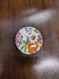 Florence Collectibles Fine Bone China Made in England Floral Trinket/Pill Box. - Bild 1 von 5