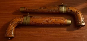 Juego de horquillas y cuchillos vintage años 60 madera tallada a mano imitación duelo pistolas adorno de latón - Imagen 1 de 18
