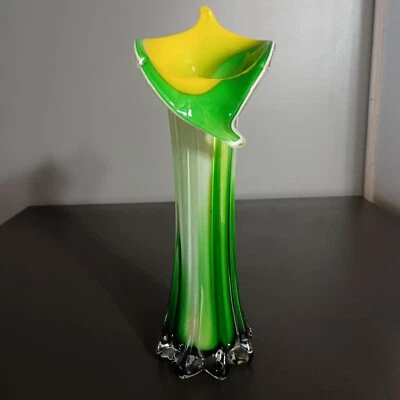 Jarrón Pier 1 Imports Art Glass Jack In The Pulpit verde amarillo blanco soplado a mano Foto 1 de 4