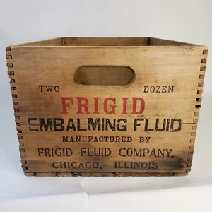 Caja de fluido embalsamador frío de madera vintage decoración de Halloween Chicago morboso - Imagen 1 de 12