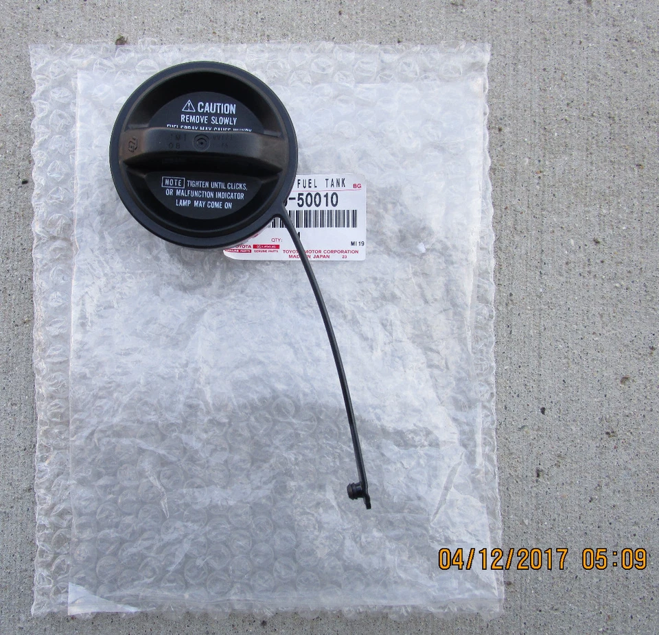 01 - 03 LEXUS RX300 4D SUV FUEL GAS TANK CAP WITH TETHER OEM BRAND NEW 50010 - Image 1 of 2