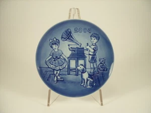 Royal Copenhagen Bing & Grondahl Children's Day 2004 - Picture 1 of 2