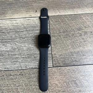 Apple Watch SE Smartwatch Black Straps 40mm Touchscreen Aluminum/Ceramic Case - Picture 1 of 7