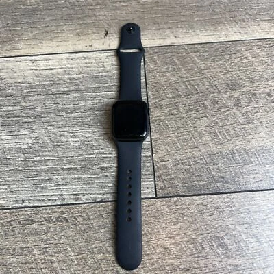 Apple Watch SE Smartwatch Black Straps 40mm Touchscreen Aluminum/Ceramic Case - Image 1 of 4