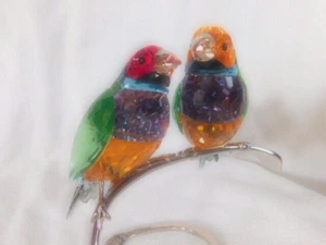 Estatuilla de cristal con soporte plateado de pájaros peridoto pinzones gouldian de Swarovski #1141675 - Imagen 1 de 7