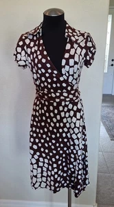 Diane von Furstenberg Kleid braun/weiß Print Seide Wickel Gr. 4 - Bild 1 von 7