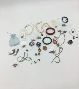 30-teiliges Set Modeschmuck 1 Pfund Armband, Ohrringe, Halskette, Anhänger, Pin - Bild 1 von 10