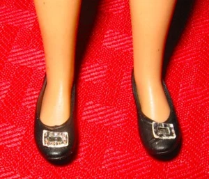 ZAPATOS ORIGINALES VINTAGE BARBIE 4 SKIPPER # 1948 TERCIOPELO Y ENCAJE MODA NEGROS RAROS - Imagen 1 de 3