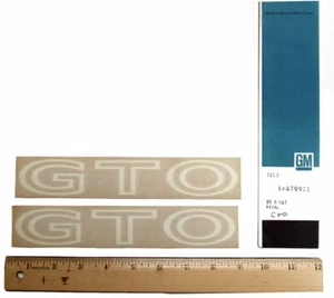 One Pair (Two Pieces) of GTO #479922 Decals, White – NOS in Factory Packaging - Bild 1 von 1