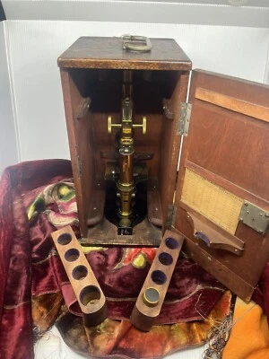 ANTIGUO MICROSCOPIO BAUSCH & LOMB DE LATÓN EN CAJA  Foto 1 de 4