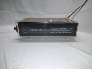 Radio Reloj Abatible Vintage Triumph General Time Modelo 709 - Imagen 1 de 9