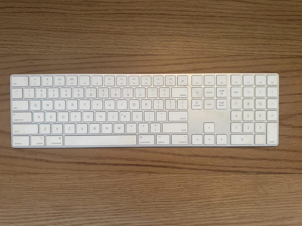 Teclado mágico Apple A1843 inalámbrico recargable Bluetooth con Numpad - ¡Probado! Foto 1 de 3
