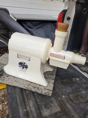 Exprimidor Champion de colección 1/3 HP motor de alta resistencia modelo G5-NG-853S blanco roto/crema Foto 1 de 4