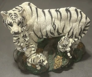 Livingstone White Tiger Family Endanger 1995 New W/ Cubs Figure Detailed - Picture 1 of 11