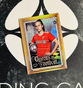 2022-23 Topps Chrome Women's CL - Franziska Kett Queens Of Football Q-6 - Bayern