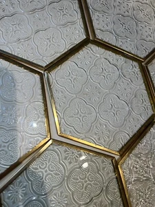 15 geschnitzte Flora Muster Glas Goldener Rand Getränk Untersetzer Sechseck Bargeschirr - Bild 1 von 6