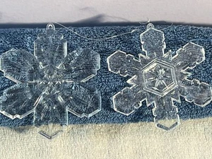 Vintage Christmas ornaments set of 2 different snowflakes EX8538 - Picture 1 of 3
