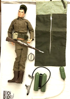 GI JOE HASBRO 1964 TM PAT PEND SOFT HEAD BRUNETTE RIFLE FLAMETHROWER LOCKER LOT - Image 1 of 4