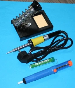 Juego de soldadura - soldador / 230 V 30 W, bandeja, soldador, bomba de succión de disoldadura, punta de soldadura - Imagen 1 de 3