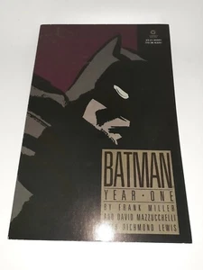 DC Batman Year 1 TPB New Unread 8.0 FREE SHIPPING - Picture 1 of 3