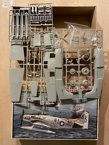 1/48 ESCI 4045 : A-1H SKYRAIDER DOUGLAS USN USS PORTE-AVIONS - Foto 1 di 1