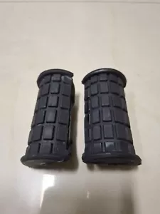 SUZUKI GT100-GT125-GT185-GT250-GT380-GT550 FRONT FOOTREST FOOT PEG L-R NEW 1PAIR - Picture 1 of 6