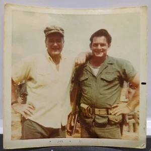 ¿John Wayne Chuck Roberson de enero de 1971? Doble acrobacia rara foto original militar - Imagen 1 de 11