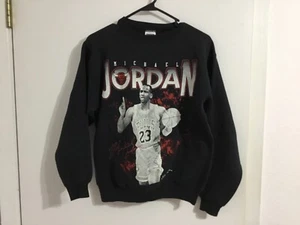 VINTAGE 1989 MICHAEL JORDAN BULLS BLACK CREWNECK SWEATSHIRT Size SMALL, STARTER - Imagen 1 de 5