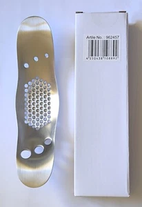 10 x Edelstahl Knoblauchwippe und Kräuterabstreifer mit 6 Löchern NEU - Bild 1 von 3