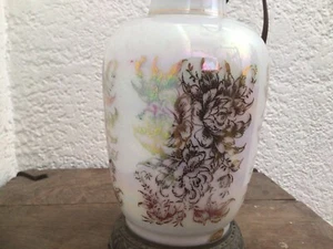 Vtg Accurate Casting Gold Floral Ornate White Iridescent Luster Glass Table Lamp - Picture 1 of 7