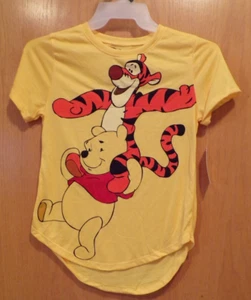 Camiseta Disney's WINNIE THE POOH & Tigger SS ~ JUNIOR Talla MEDIANA (7-9) ~ NUEVA con etiquetas - Imagen 1 de 1
