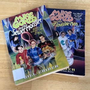 Mike Gonzo and the Sewer Monster Paperback & Almost Invisible Man Bill Crider - Foto 1 di 24