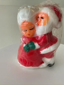 Vintage Robert Alan Santa & Mrs. Claus Weihnachten küssende handbemalte Kerze - 4,5 Zoll - NEU - Bild 1 von 6