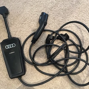 Audi RS eTron A3 Q4 Q5 EV Charger 120V 220V NEMA 5-15, 14-50 Charging Cable OEM - Foto 1 di 7