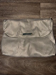 Vince Camuto Make-up Kosmetik Reisetasche GOLD und CREME Streifen VINYL 9 x 13" - Bild 1 von 3
