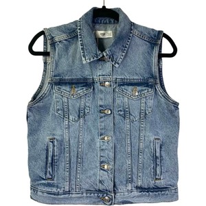 Los chalecos de punto de Zara, Mango y Pull \u0026 Bear que combinarás con  camisas blancas