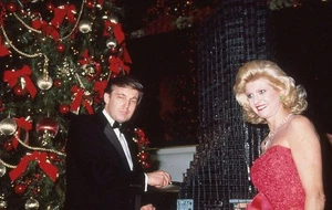 Donald Trump Ivana Trump Christmas Party Vtg 35mm Color Film Slide 1980s - Picture 1 of 3