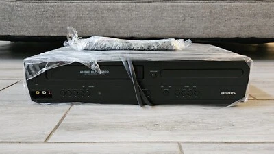Philips DVP3355V/F7 VD/VCR Player - Black - Image 1 of 2