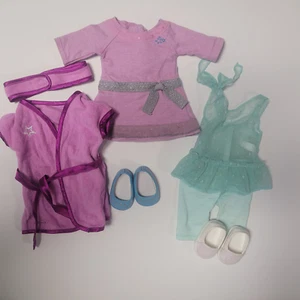 "Ropa para muñeca American Girl, 3 trajes zapatos y accesorios 18""" - Imagen 1 de 10