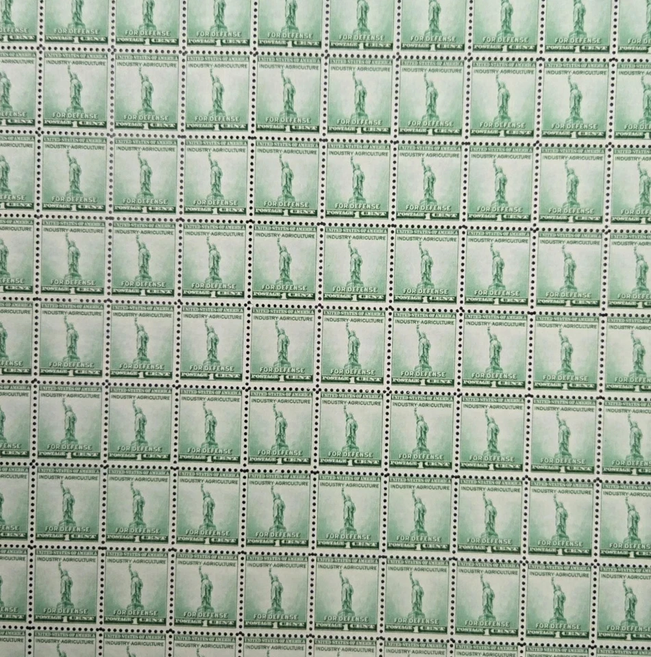 #899 1 cent STATUE OF LIBERTY full mint sheet of 100 stamps MNH OG - Image 1 of 1