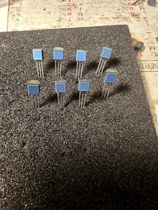 8 x BC560C - Low Noise Transistors PNP Silicon - MOTOROLA blue tag - Picture 1 of 1