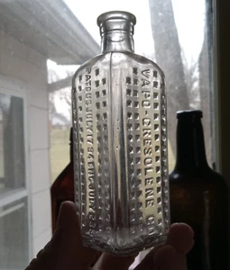 VAPO CRESOLENE PAT.1894 CLEAR INHALER POISON BOTTLE WITH HOBNAILS - Picture 1 of 6