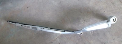 Nissan Pulsar N15 95-00 Hatch Rear Wiper Arm - Image 1 of 2
