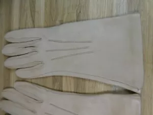 Ladies Vintage Silk lined evening gloves, size Small, Pale tan/Fudge colour. - Picture 1 of 4